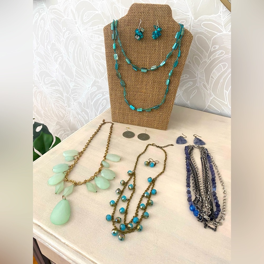 8 Pieces Blue Green Themed Jewelry Bundle